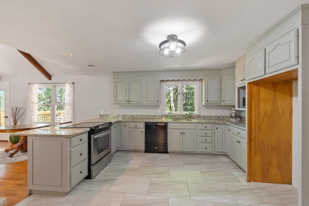 75 Elmwood Rd, Lunenburg MA 01462 photo 10