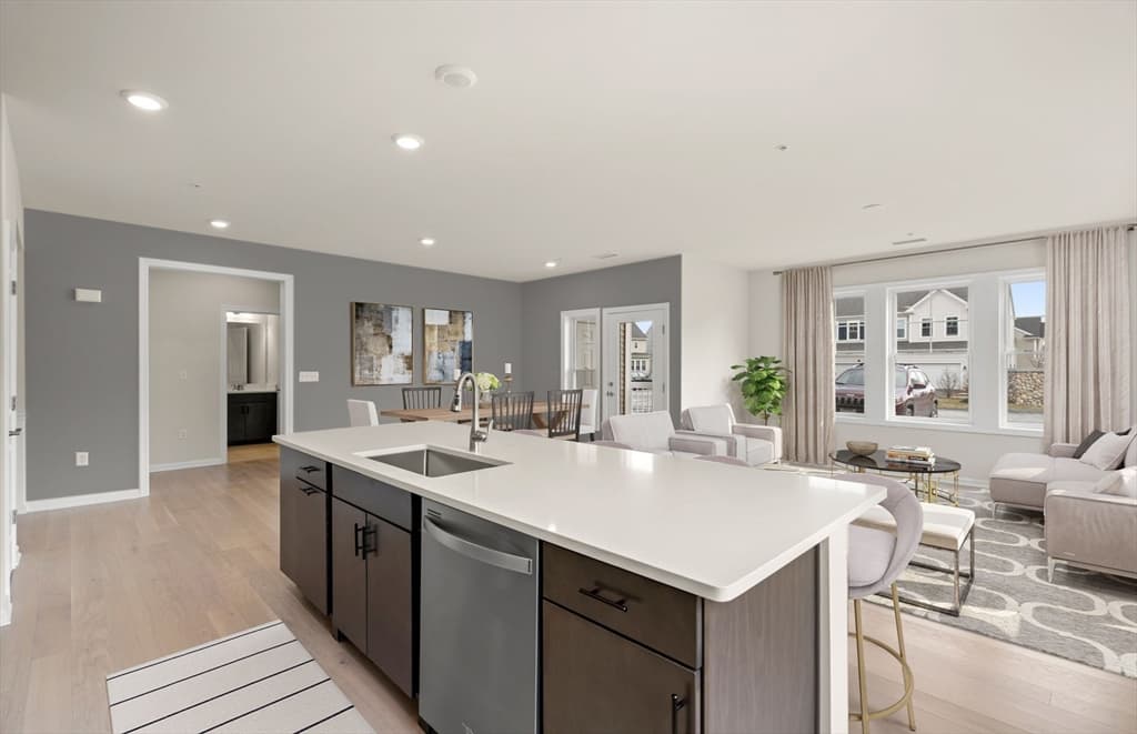 8 Peters Farm Way # 106, Westborough MA 01581 photo 4