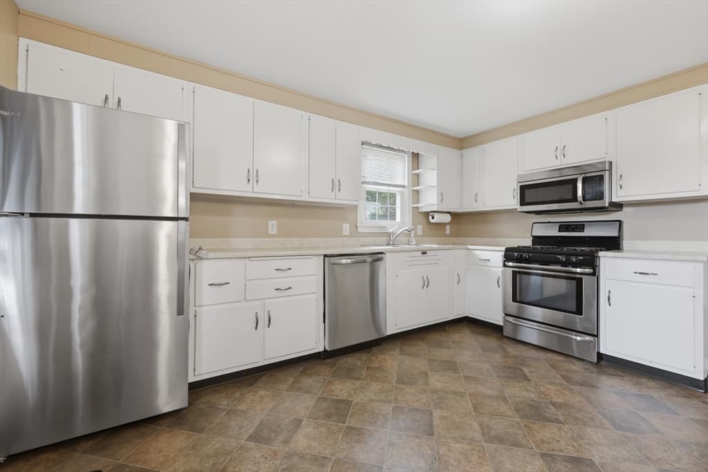 51 Lee Ave., Fitchburg MA 01420 photo 2