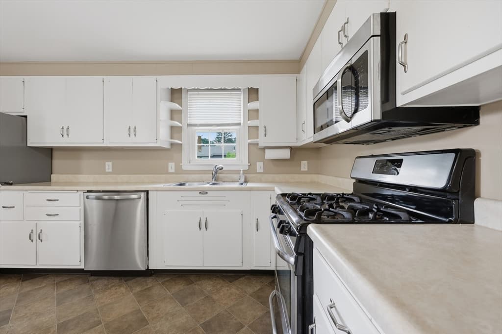 51 Lee Ave., Fitchburg MA 01420 photo 5