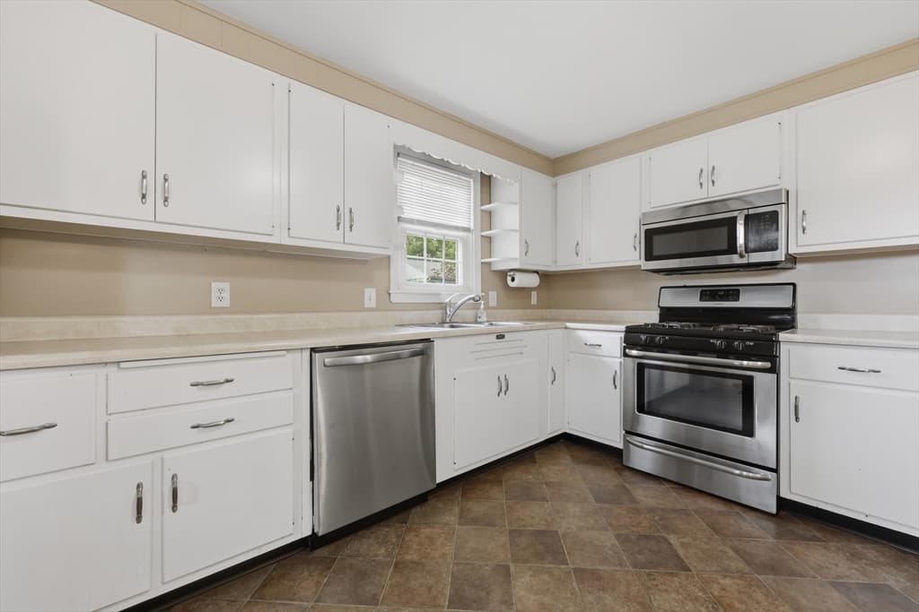 51 Lee Ave., Fitchburg MA 01420 photo 4