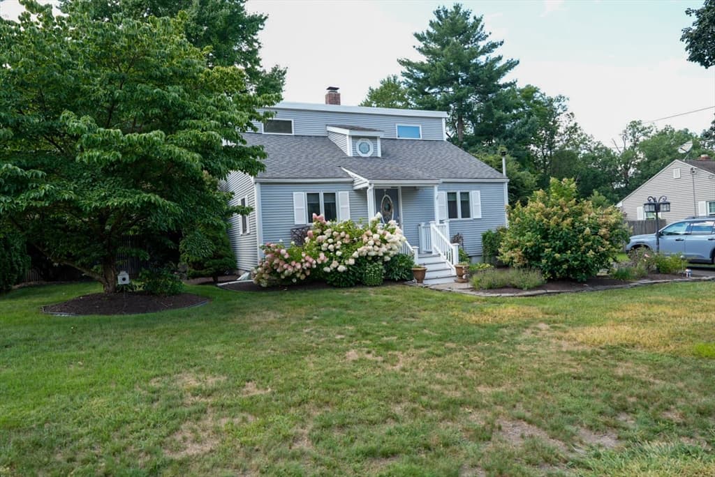 87 Berkshire Dr, Westfield MA 01085 photo 2