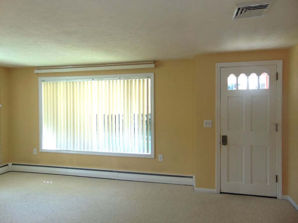 225 Reingold Ave, Fitchburg MA 01420 photo 12