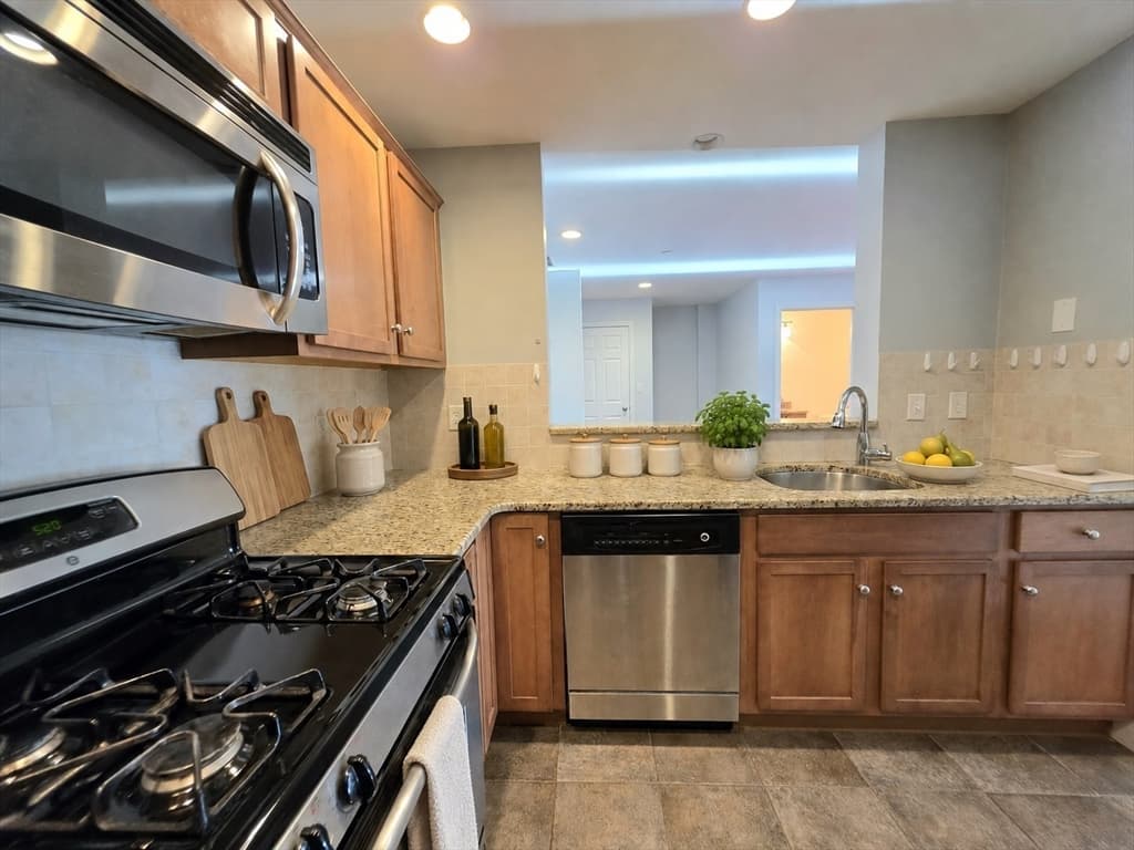 120 Wyllis Ave # 222, Everett MA 02149 photo 16