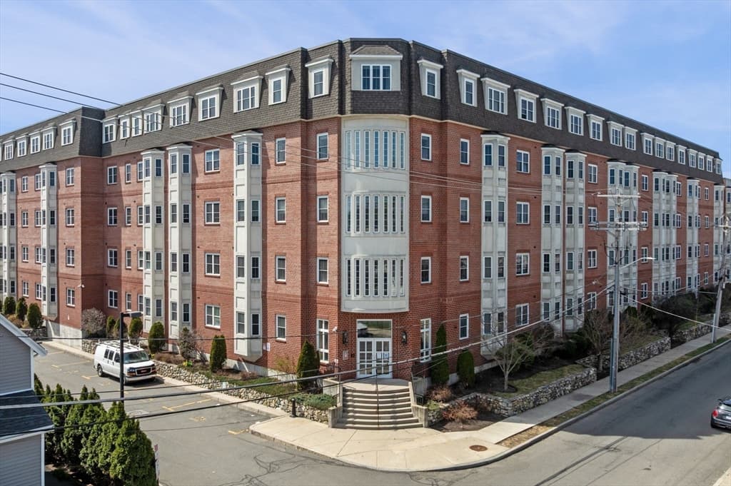120 Wyllis Ave # 222, Everett MA 02149