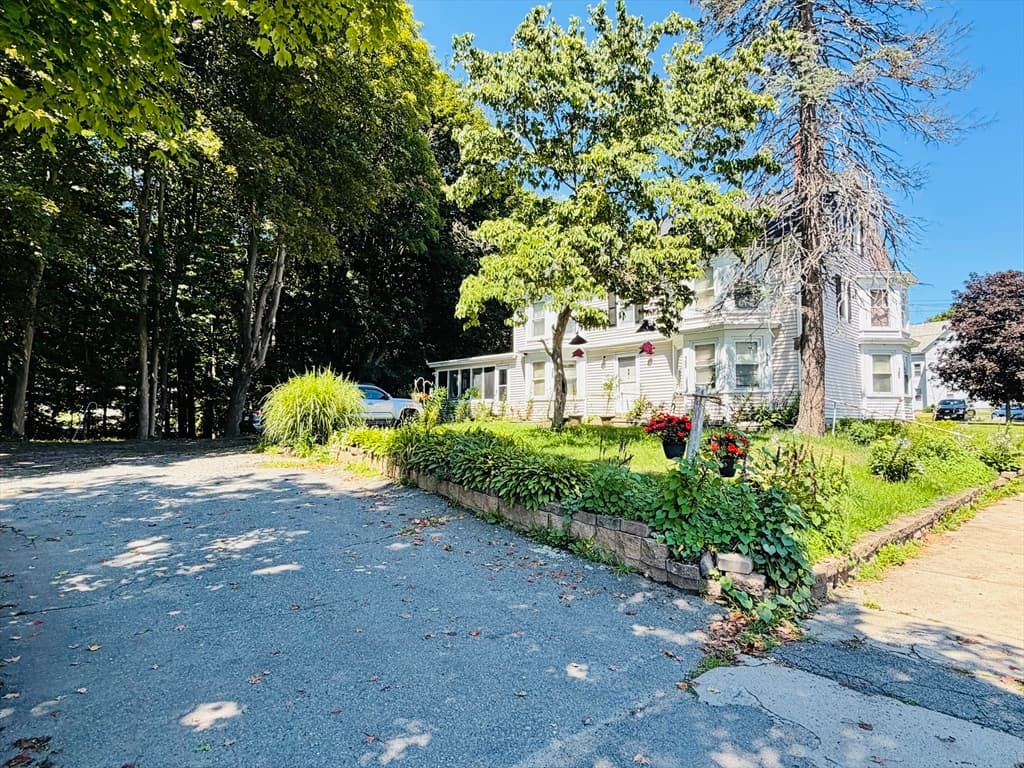181 Pond St, Leominster MA 01453 photo 22