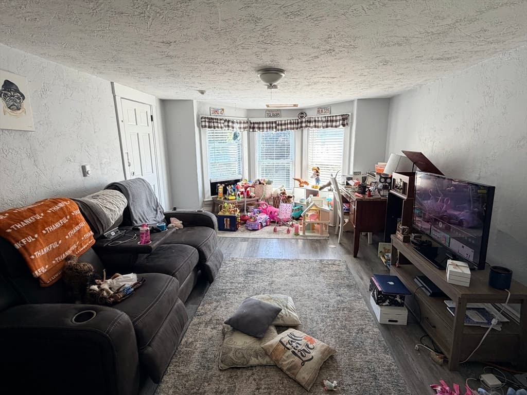 181 Pond St, Leominster MA 01453 photo 9