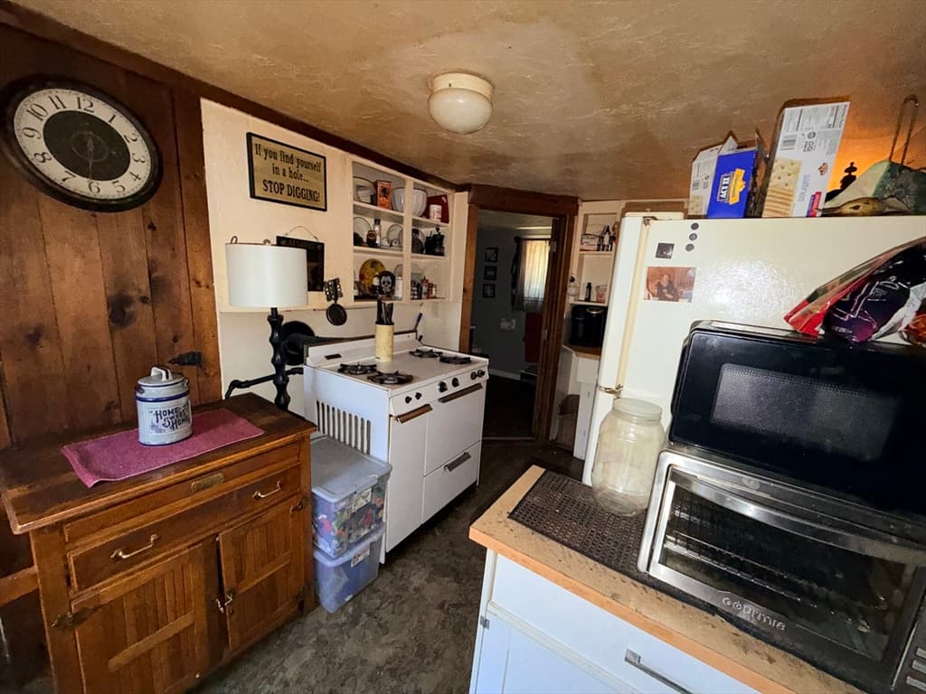 181 Pond St, Leominster MA 01453 photo 14