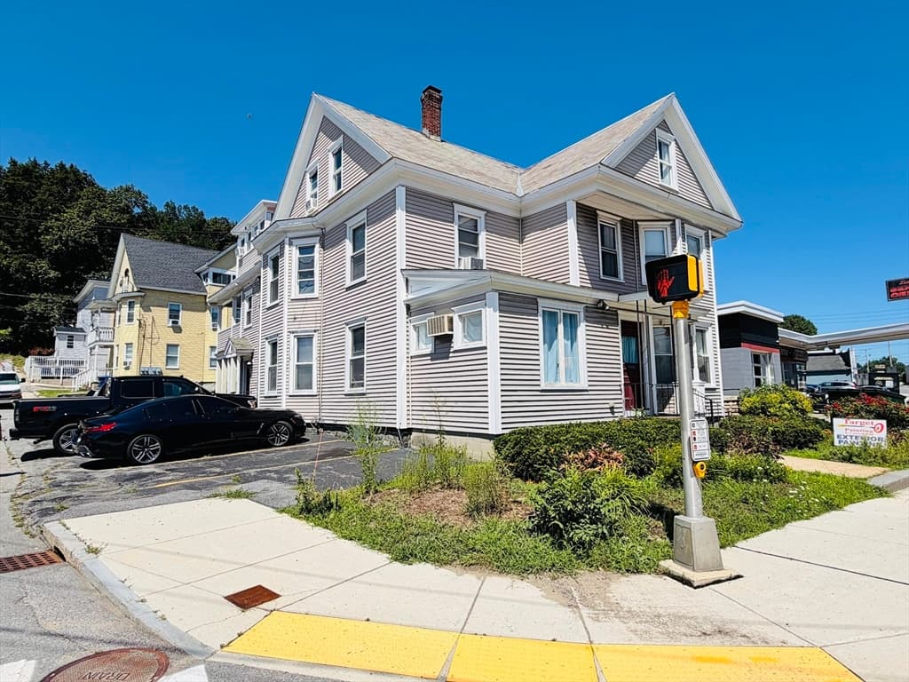 6 N Main St, Leominster MA 01453