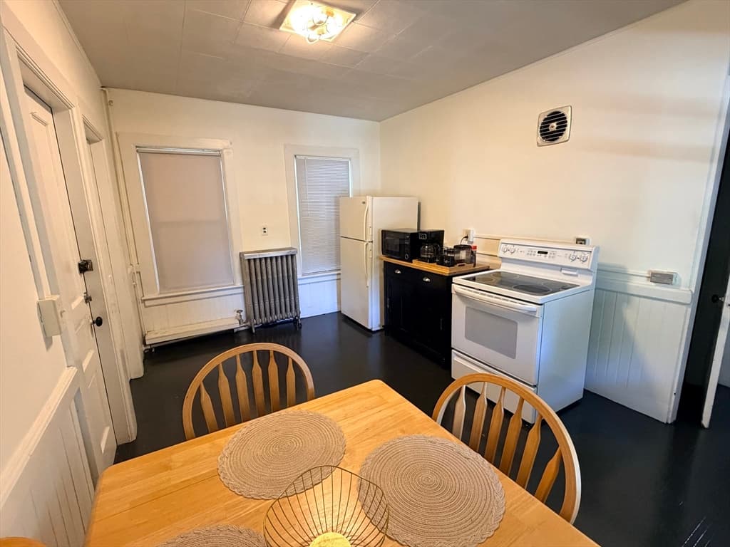 6 N Main St, Leominster MA 01453 photo 9