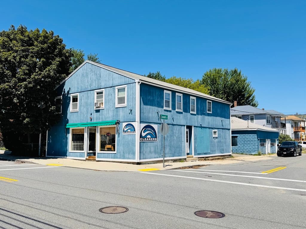 264 Mechanic St, Leominster MA 01453 photo 2