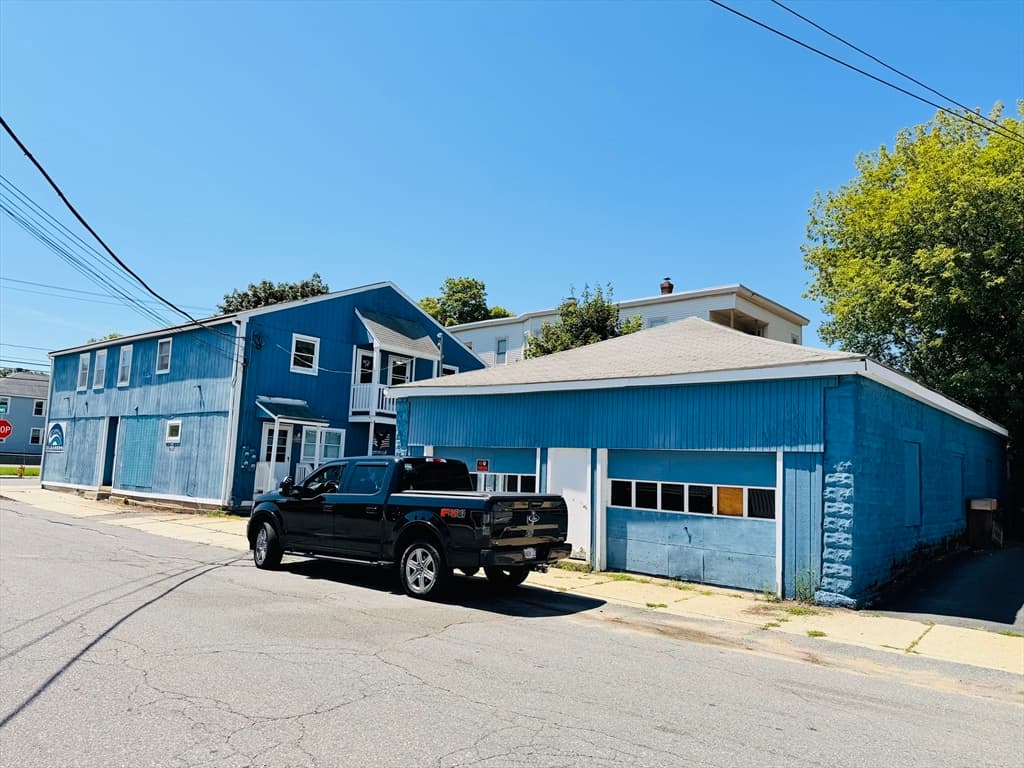 264 Mechanic St, Leominster MA 01453 photo 3