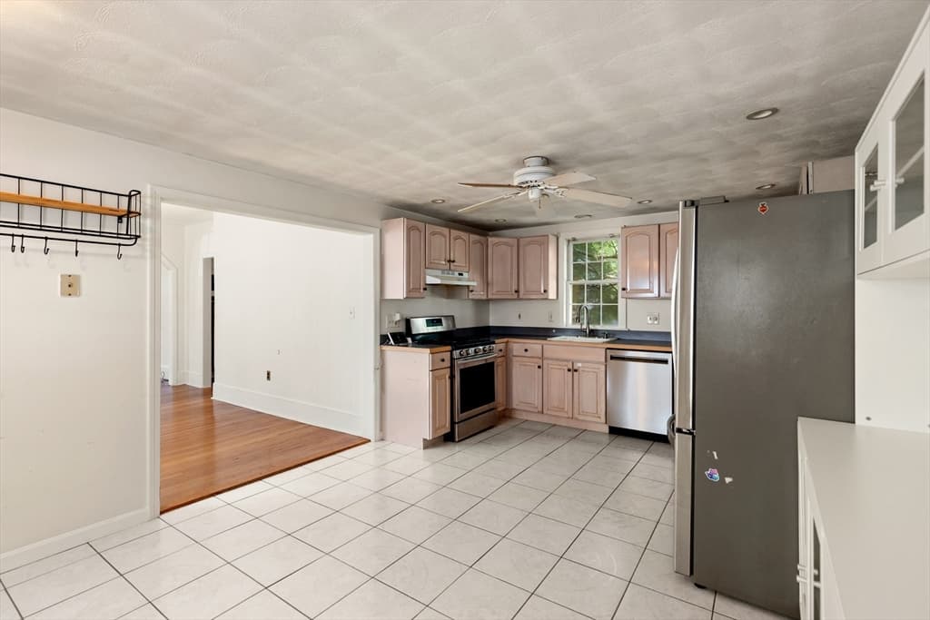 22 Clyde St, Somerville MA 02144 photo 12