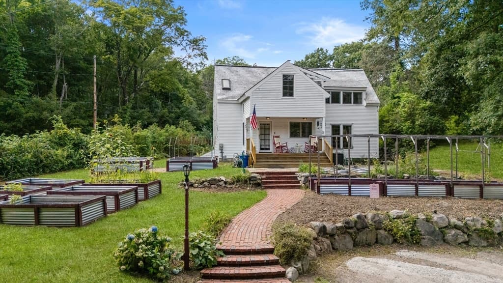 118 - 120 Summer Street, Weston MA 02493