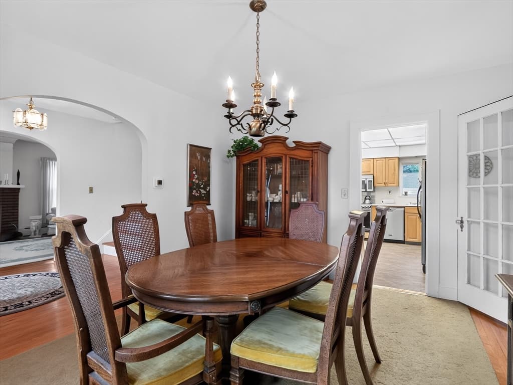 24 Lindbergh Ave, Holyoke MA 01040 photo 12
