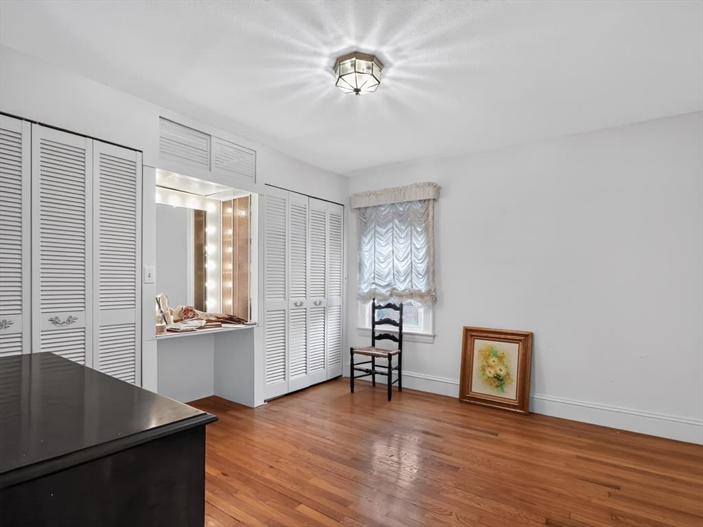 24 Lindbergh Ave, Holyoke MA 01040 photo 18