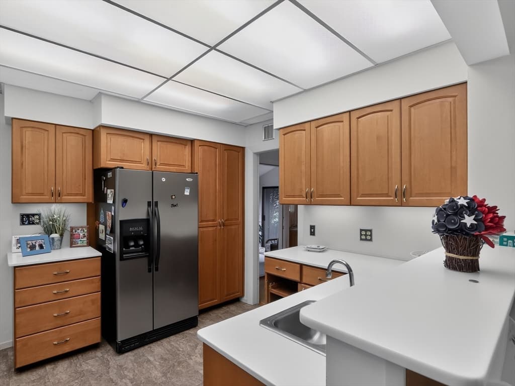 24 Lindbergh Ave, Holyoke MA 01040 photo 8