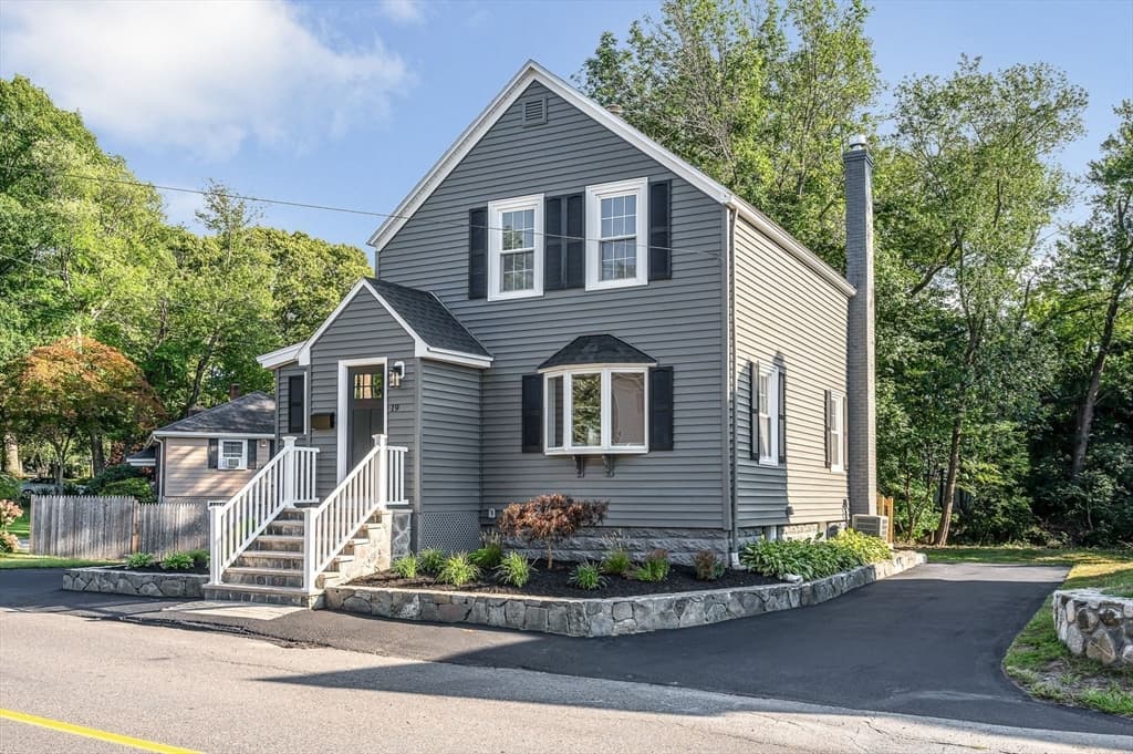 19 Butler Ave, Wakefield MA 01880
