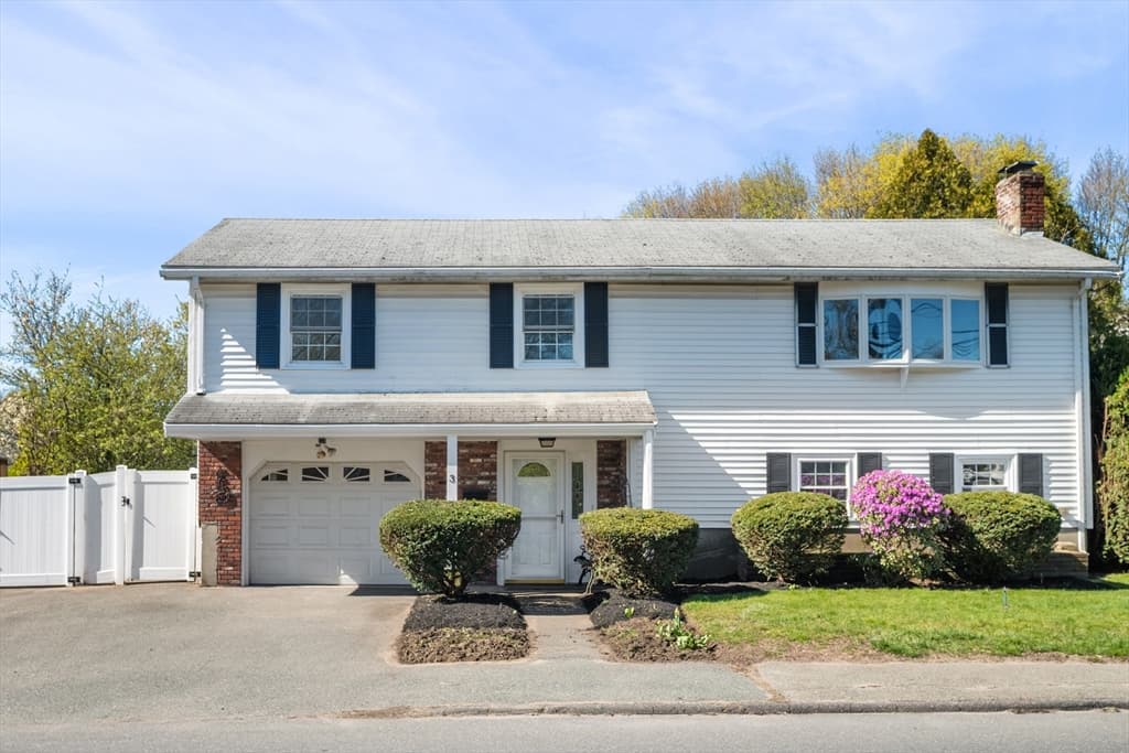 3 Witch Way, Salem MA 01970