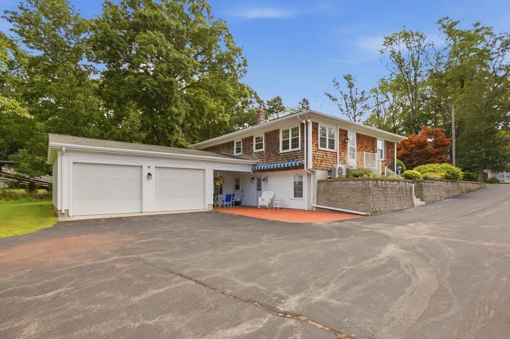145 Stoney Hill Rd, Swansea MA 02777 photo 2