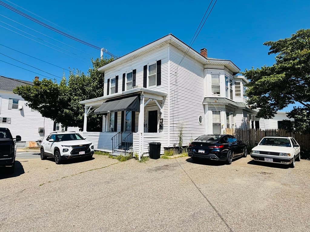 719 Main St, Clinton MA 01510
