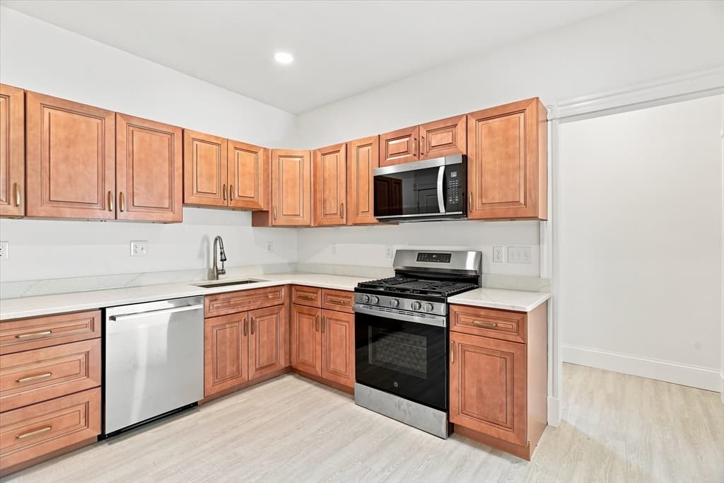 97 Melendy Ave # 97, Watertown MA 02472 photo 8