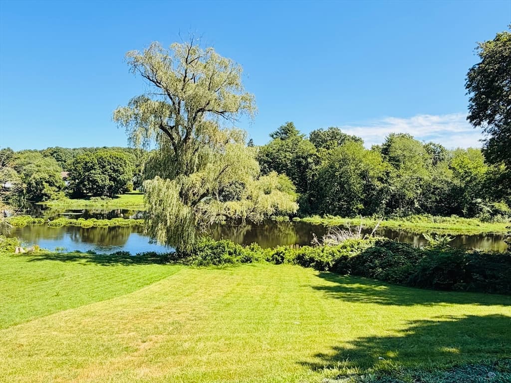 110 River St, Hudson MA 01749 photo 4