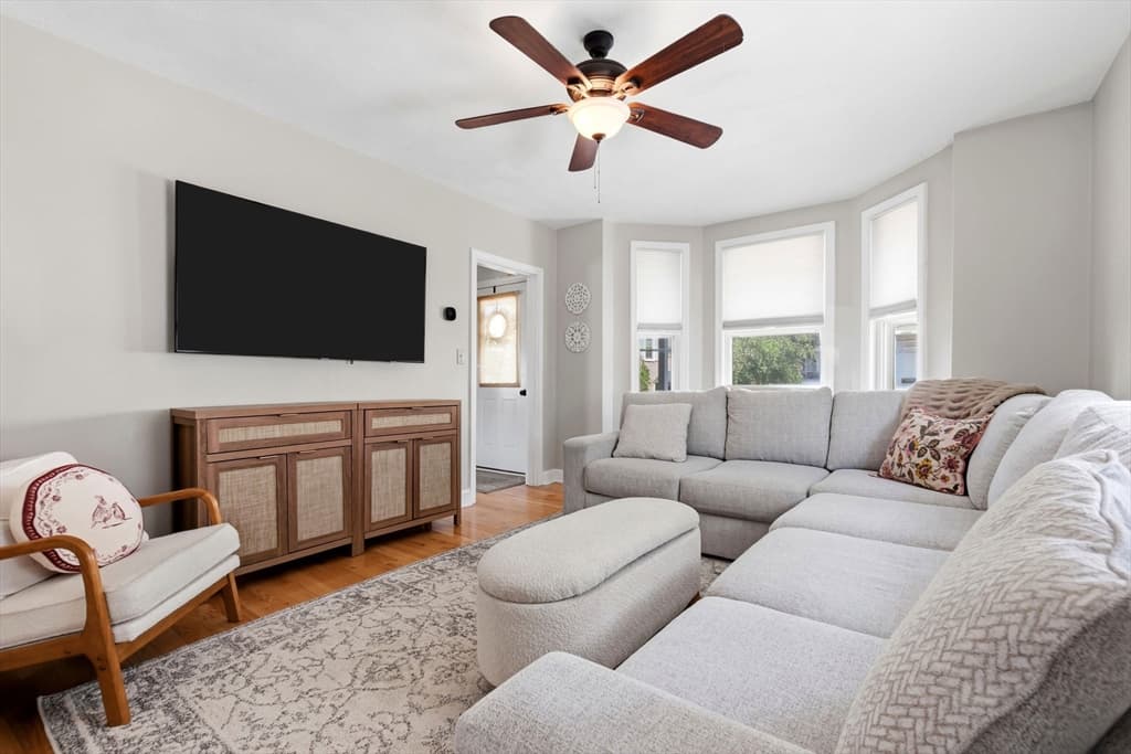 22 Myrtle St, Beverly MA 01915 photo 6