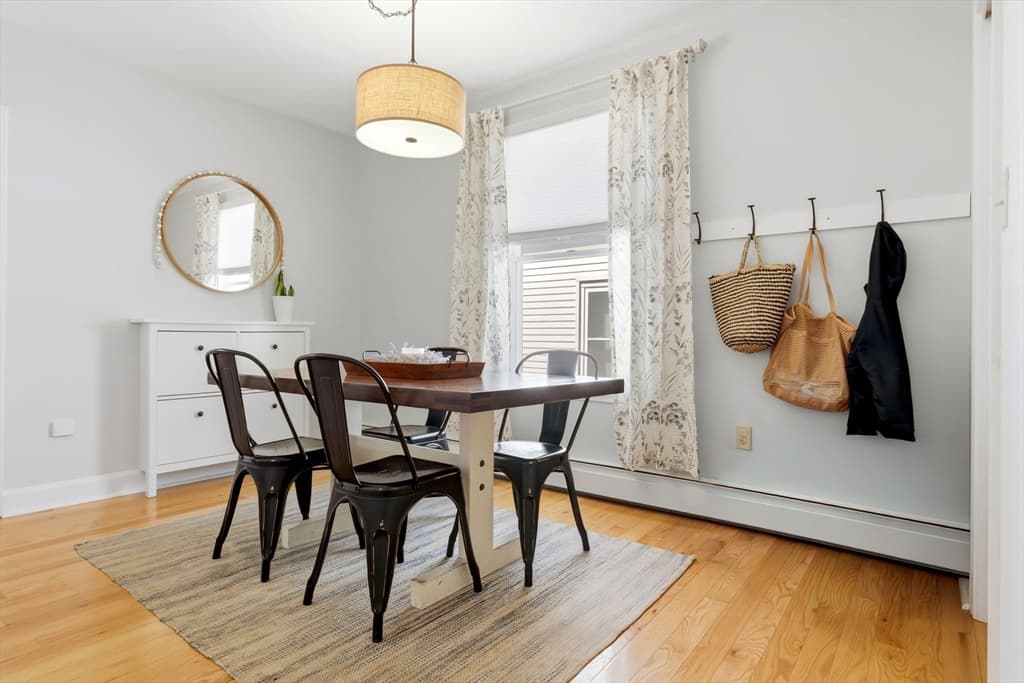 22 Myrtle St, Beverly MA 01915