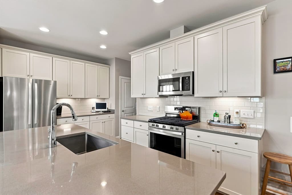 65 Brooksmont Dr # 15, Holliston MA 01746 photo 8