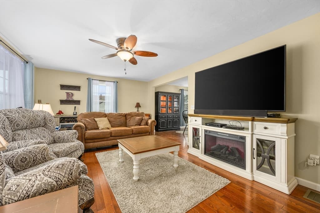 138 Sprague St, Fall River MA 02724 photo 9