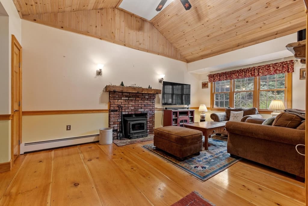 17 June Street, Pepperell MA 01463 photo 2