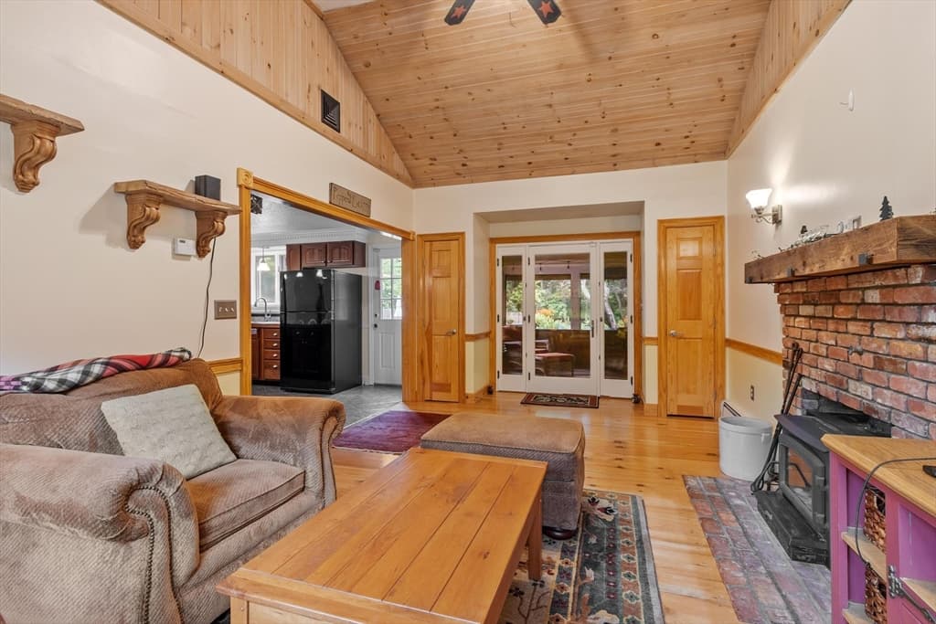 17 June Street, Pepperell MA 01463 photo 3