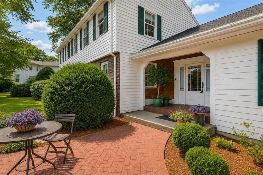 27 Church Ln, Burlington MA 01803 photo 4