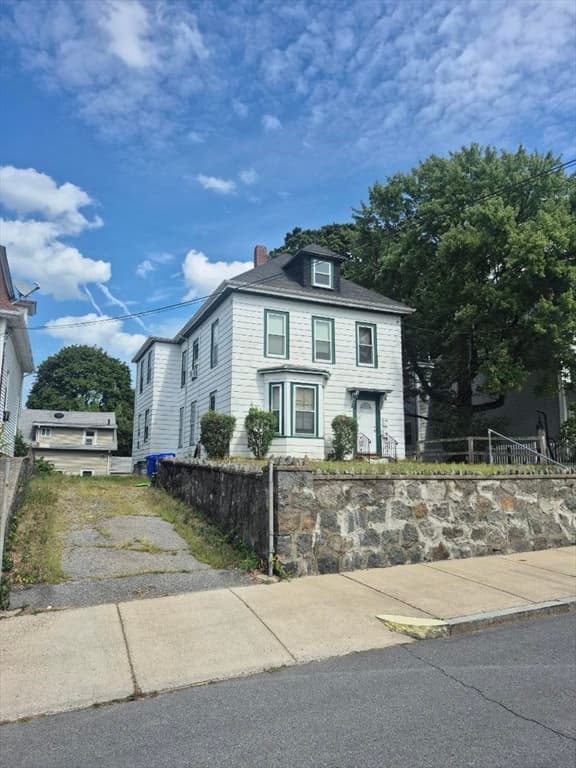 10 Neponset Ave, Boston MA 02136