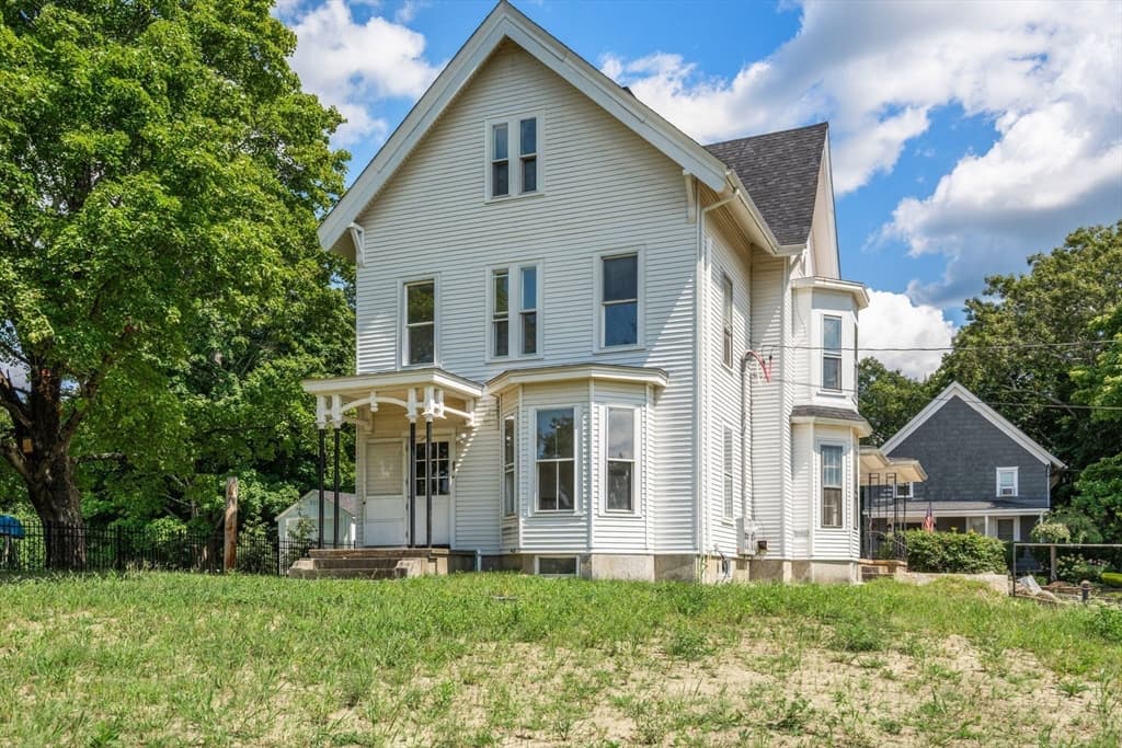 83 Oak Street, Uxbridge MA 01569 photo 2