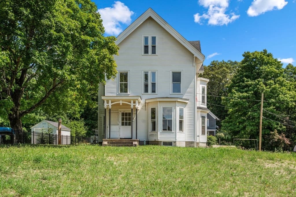 83 Oak Street, Uxbridge MA 01569