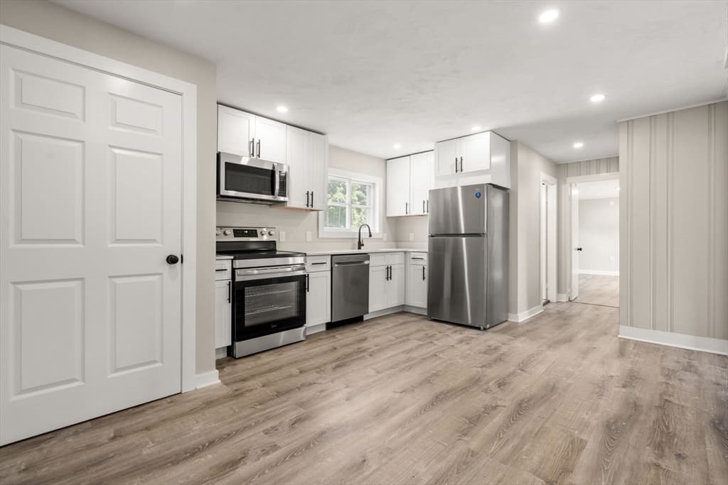 83 Oak Street, Uxbridge MA 01569 photo 11