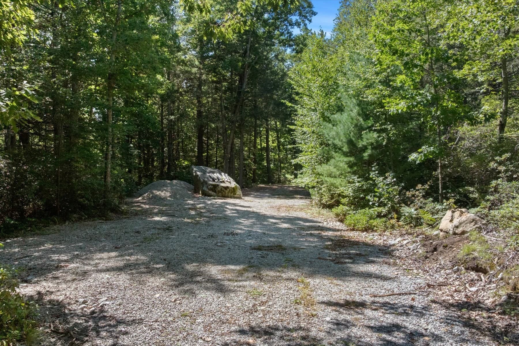 Residential at 39 Chickering Rd, Spencer MA 01562, photo 30 of 34