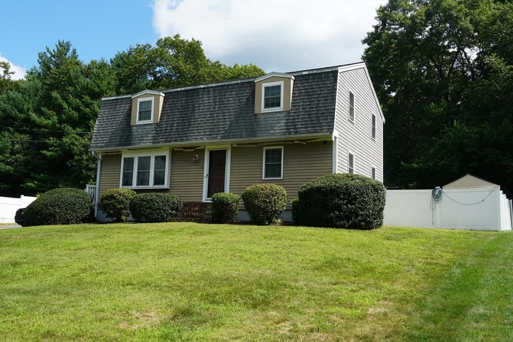 492 Kingman Street, Taunton MA 02718 photo 3