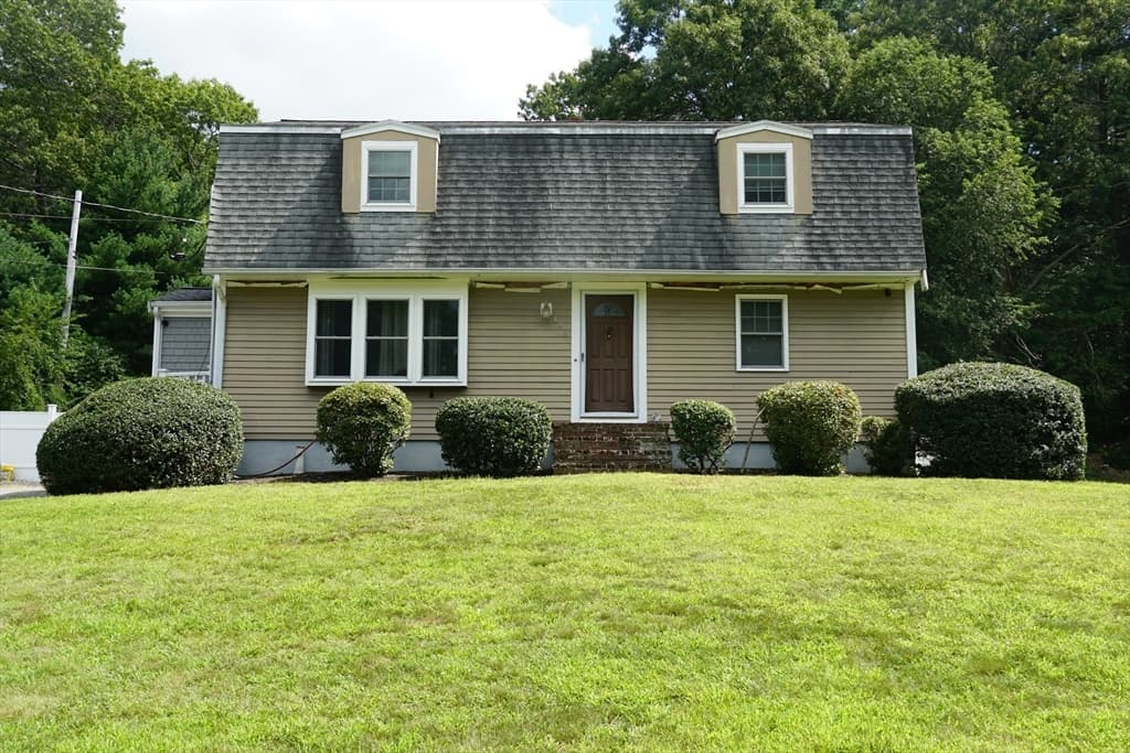 492 Kingman Street, Taunton MA 02718