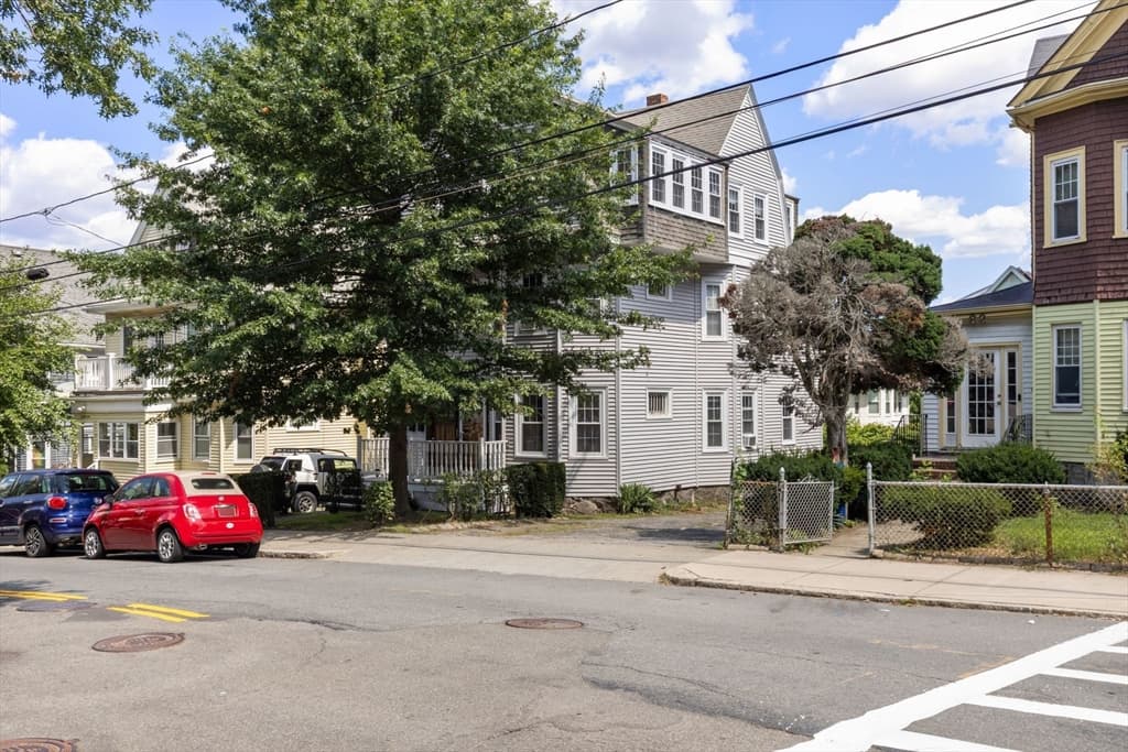 78 Brooks St, Boston MA 02135