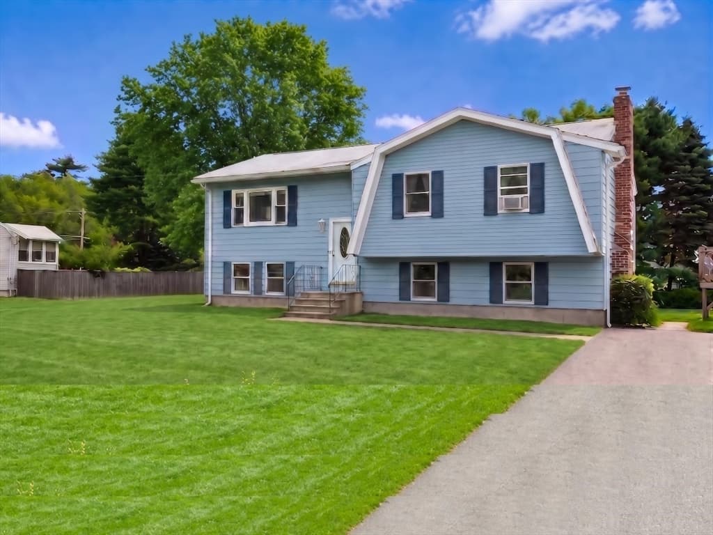15 Pine Tree Dr, Plainville MA 02762