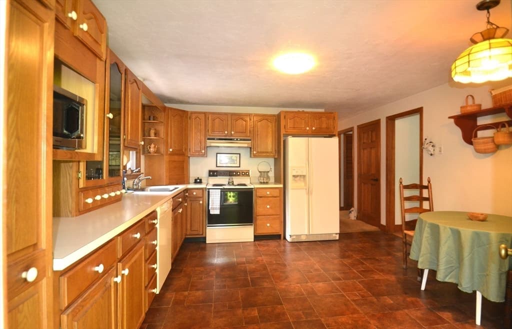 75 Winter St, Bridgewater MA 02324 photo 9
