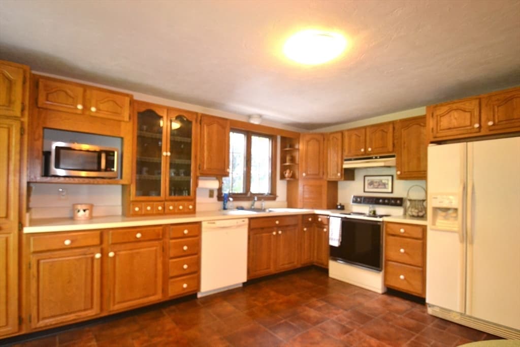 75 Winter St, Bridgewater MA 02324 photo 10