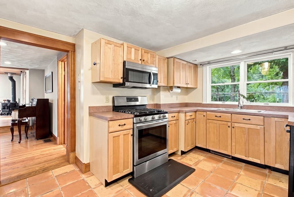 18 Gordon Rd, North Reading MA 01864 photo 16