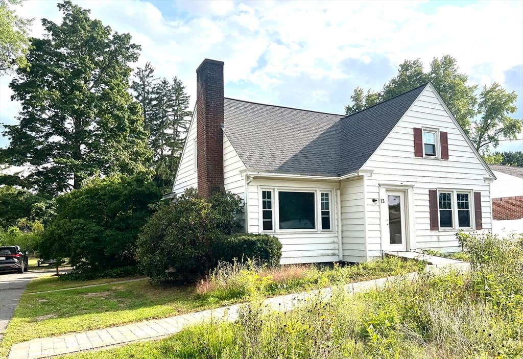 13 West Street, Deerfield MA 01373