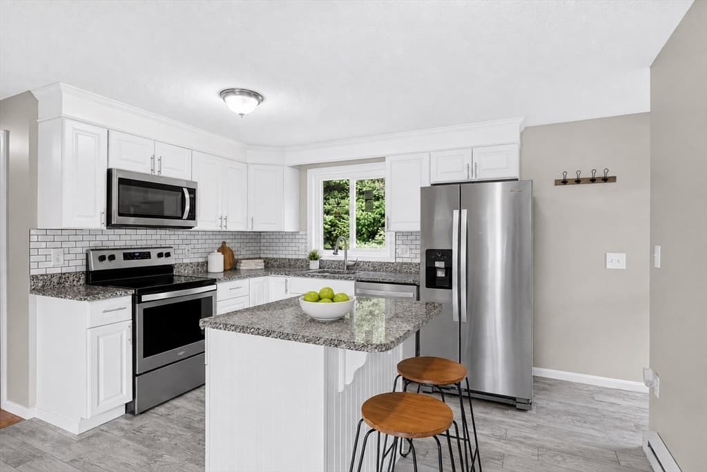 59 Brookside Ave, Webster MA 01570 photo 2
