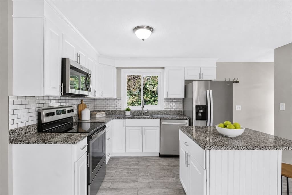 59 Brookside Ave, Webster MA 01570 photo 3