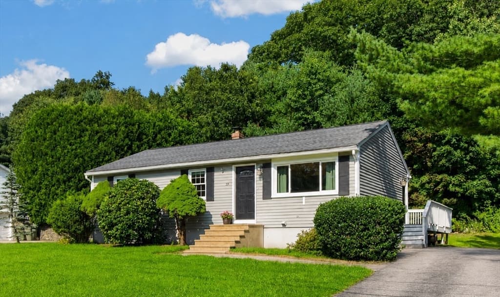 59 Brookside Ave, Webster MA 01570